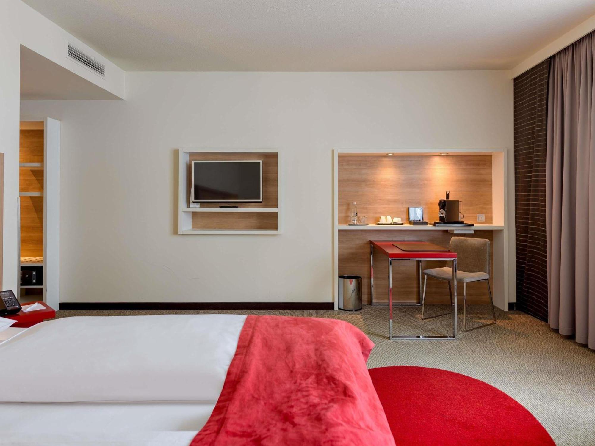 Privilege King Room Sofa Bed